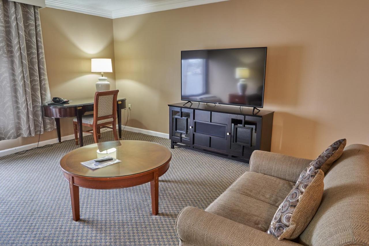 Seaport Resort And Marina Fairhaven Bagian luar foto