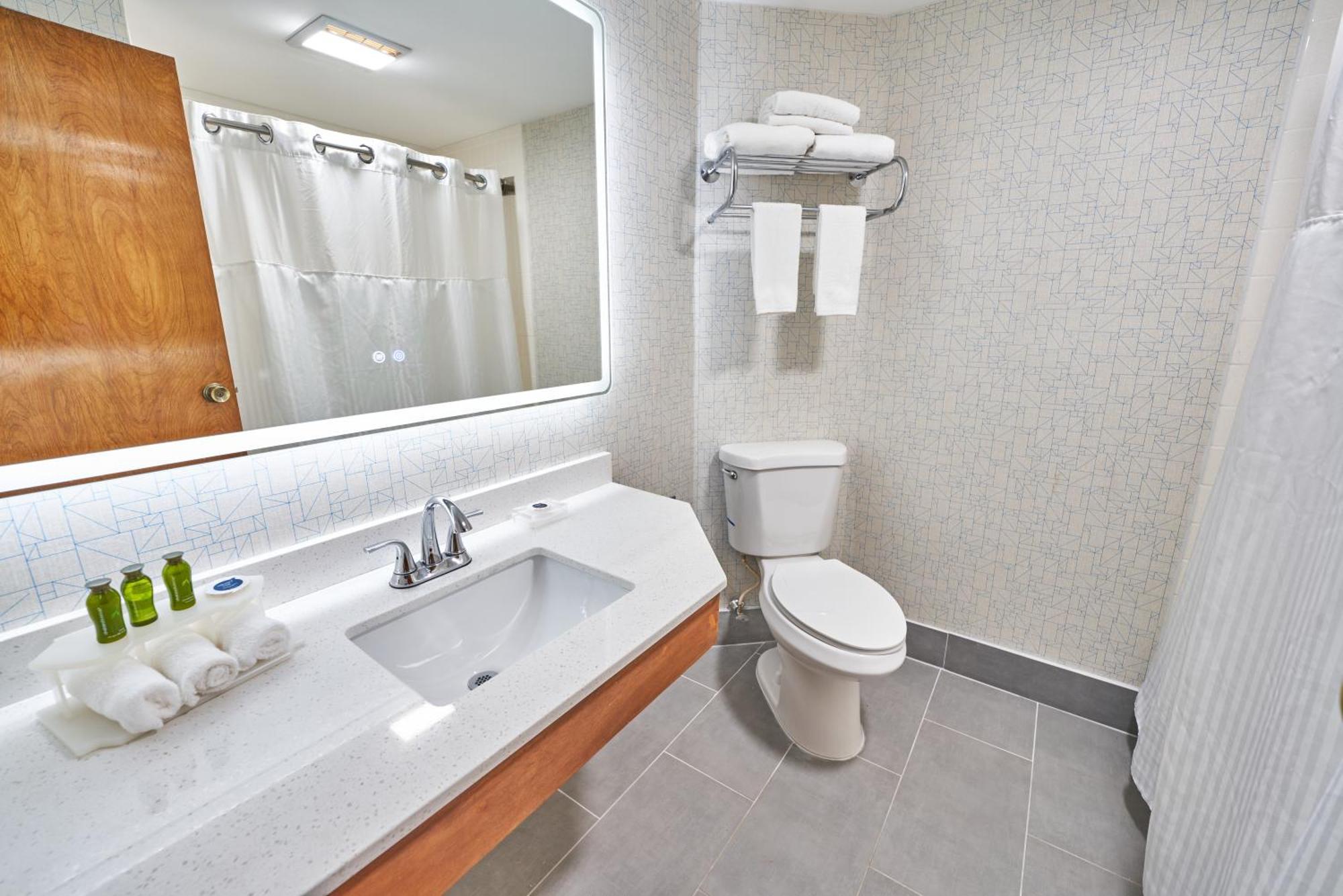 Seaport Resort And Marina Fairhaven Bagian luar foto