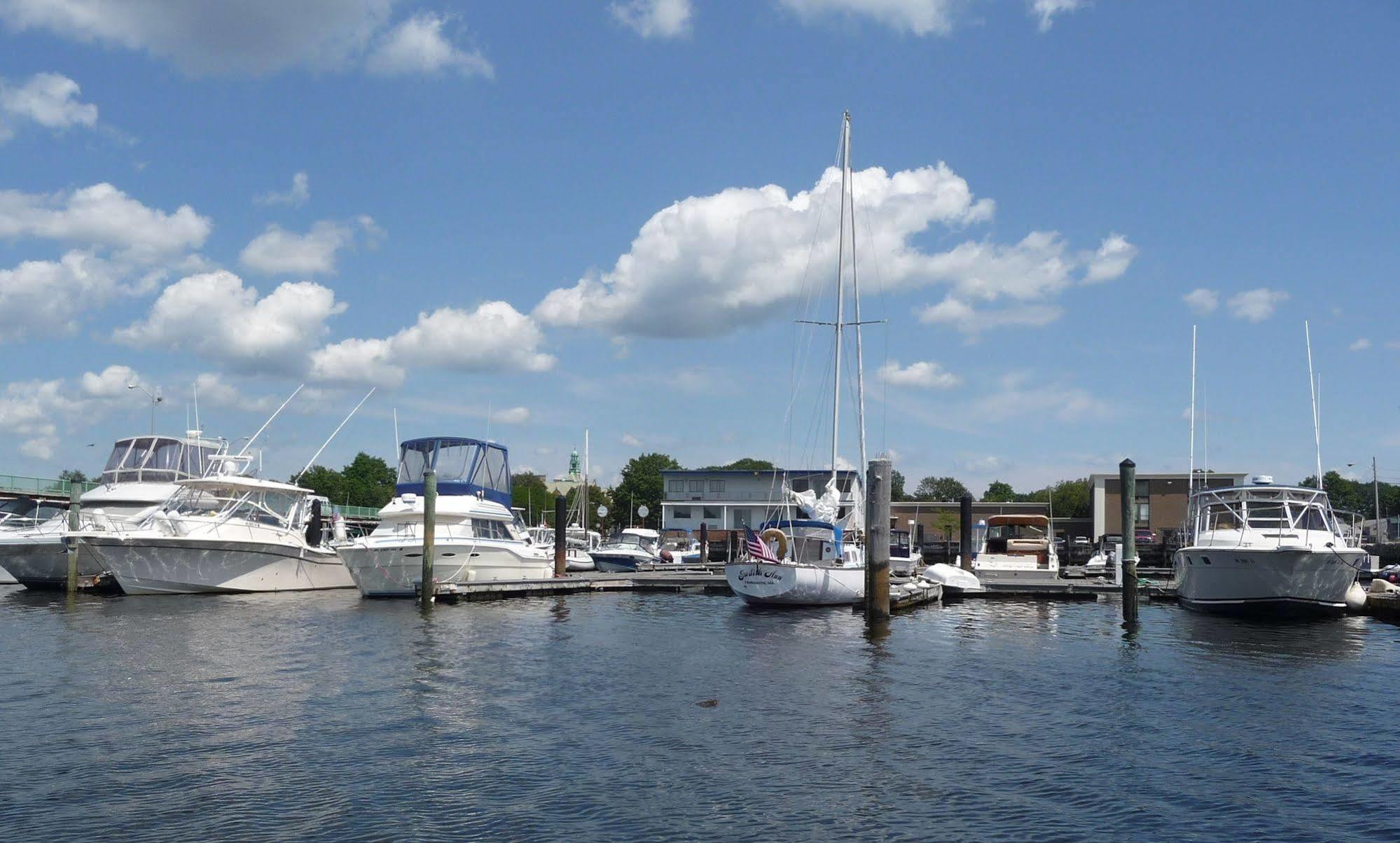 Seaport Resort And Marina Fairhaven Bagian luar foto