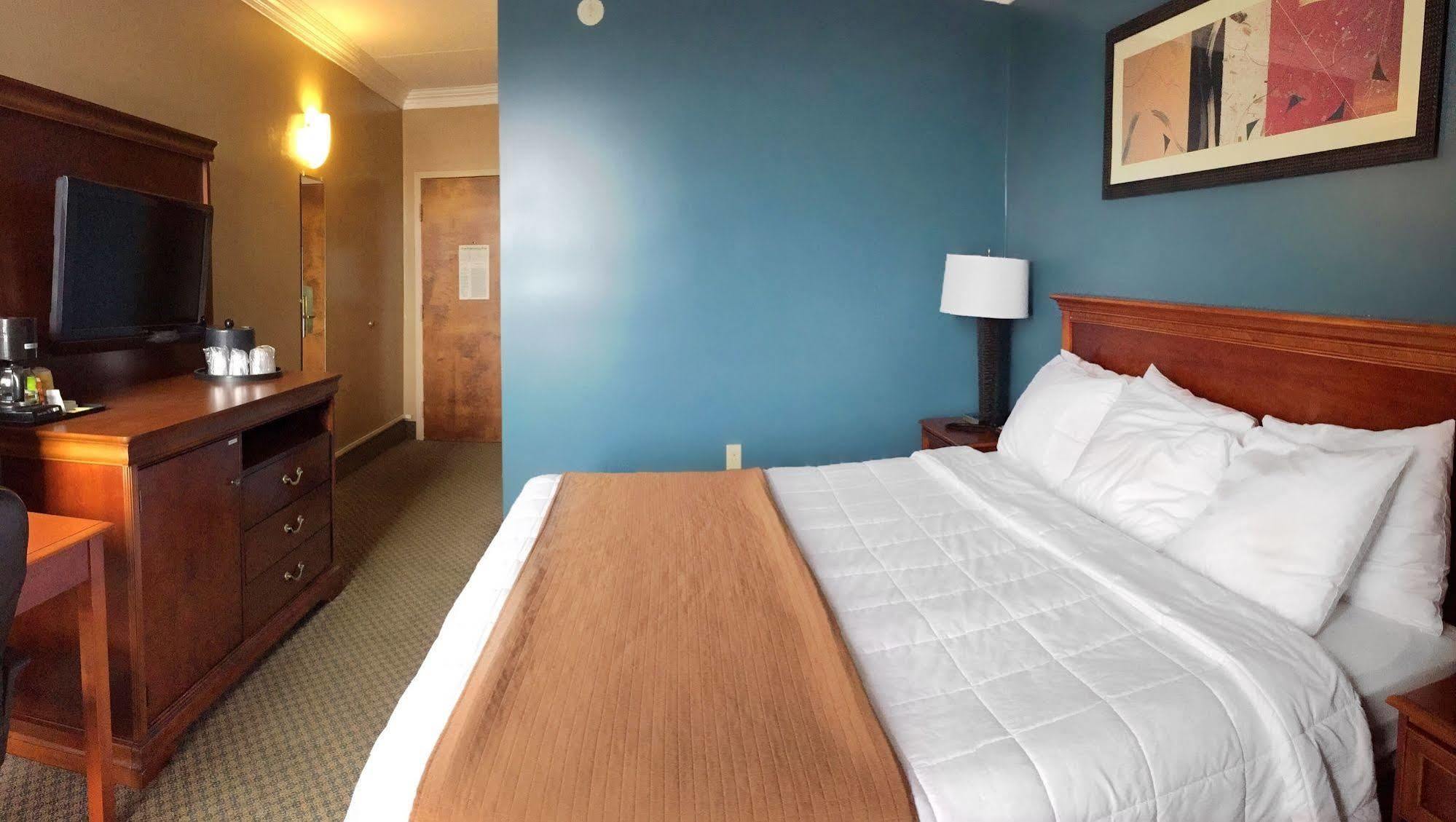 Seaport Resort And Marina Fairhaven Bagian luar foto