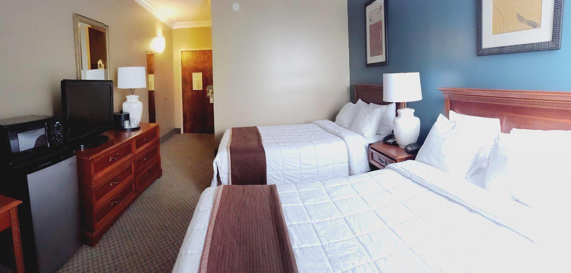 Seaport Resort And Marina Fairhaven Bagian luar foto